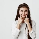Toxic Positivity: Ingin Memberi Semangat Pada Teman? Baca Dulu ini !