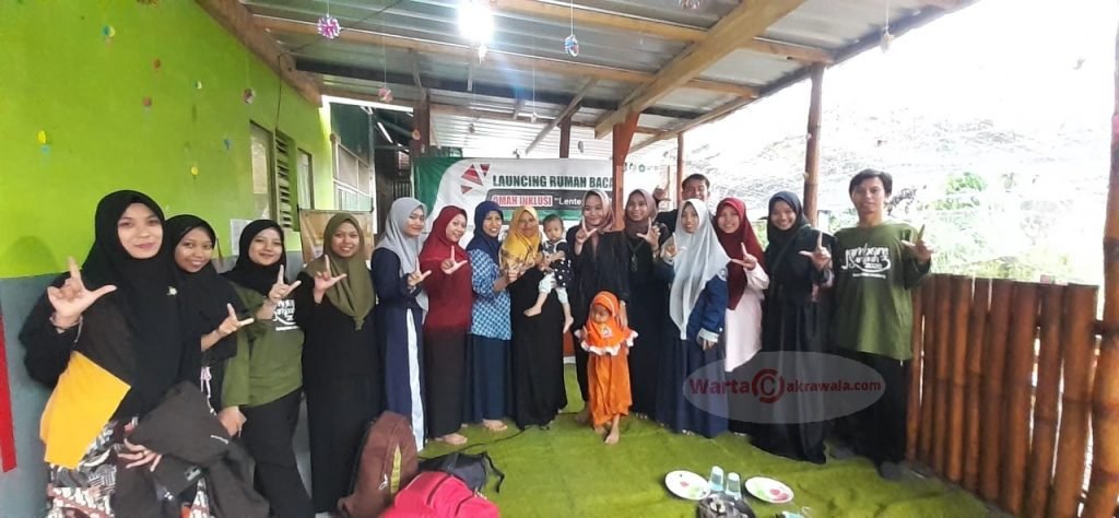KOHATI Wahid Hasyim UNIRA Lakukan Launching Rumah Baca Inklusi “Lentera Ilmu” KOHATI Wahid Hasyim UNIRA serta para pemateri saat lakukan launching rumah baca