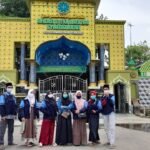 Belajar Sejarah, Mahasiswa UIN Walisongo Ziarah ke Makam Auliya