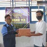 Mahasiswa KKN Posko 113 Salurkan Bantuan Sandang Pangan