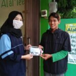 Pembagian Masker Kain Gratis oleh Mahasiswa KKN UIN Walisongo