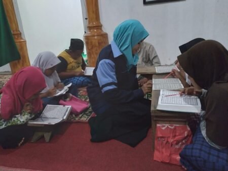 Tingkatkan Pendidikan Anak, Mahasiswa KKN UIN Ajarkan Pendidikan Al-Qur’an