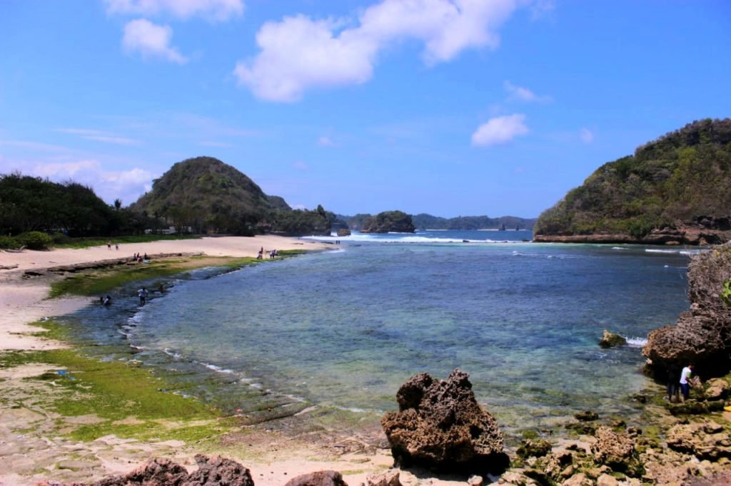 Wisata Pantai Goa Cina Malang Selatan