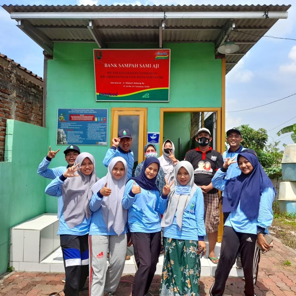 Cintai Lingkungan, Mahasiswa ini Programkan Bank Sampah