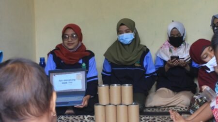 Mahasiswa KKN UIN Walisongo Dorong Semangat Menabung Anak