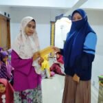Cegah Covid-19, Mahasiswa KKN UIN Walisongo Semarang Bagikan Masker