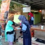 Cegah Covid 19, Kelompok 83 KKN UIN Walisongo Bagikan Masker
