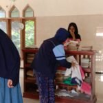 KKN UIN Walisongo Lakukan Bersih Musholla sebagai Sarana Dakwah