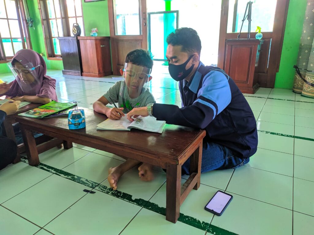 Optimalkan Pembelajaran, Mahasiswa KKN UIN Walisongo Adakan “Kelas Inspirasi”