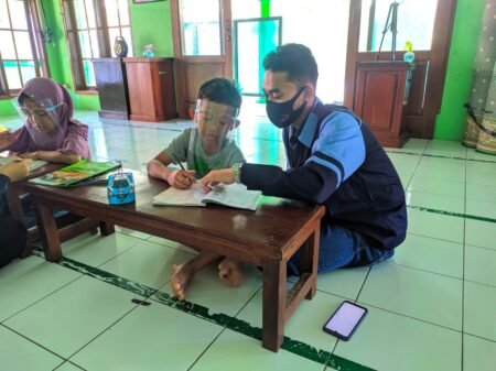 Optimalkan Pembelajaran, Mahasiswa KKN UIN Walisongo Adakan “Kelas Inspirasi”
