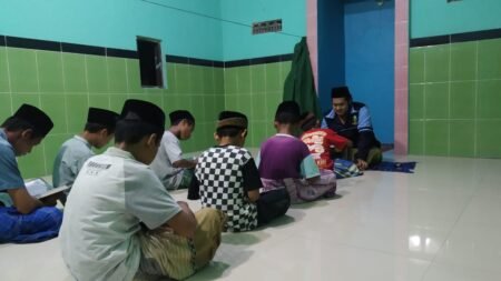 Mahasiswa KKN UIN Walisongo Lakukan Bimbingan Belajar Al-Quran