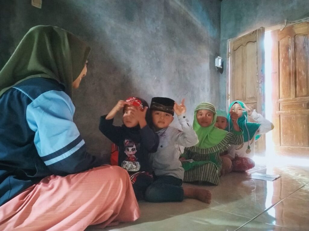 Mari Belajar Ngaji bersama Mahasiswa KKN