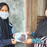 Peduli Covid-19, Mahasiswa KKN UIN Walisongo Bagikan Masker Gratis
