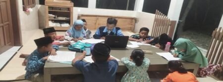 Mahasiswa KKN RDR-75 UIN Walisongo Adakan Bimbel Gratis