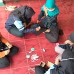 Mahasiswa KKN UIN Walisongo Latih Karangtaruna Membuat Masker