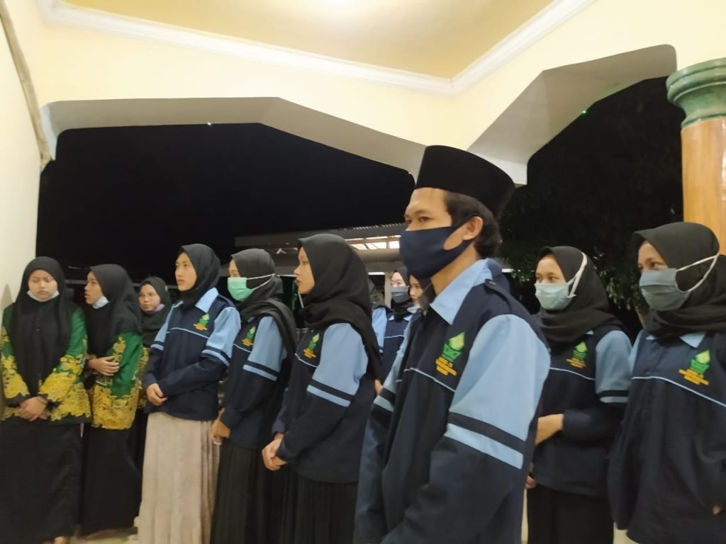 Di Tengah Pandemi, Mahasiswa KKN UIN Walisongo Gelar Ngaji Online
