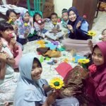 Mahasiswa KKN UIN Walisogo Adakan Pelatihan Kerajinan dari Kain Flanel