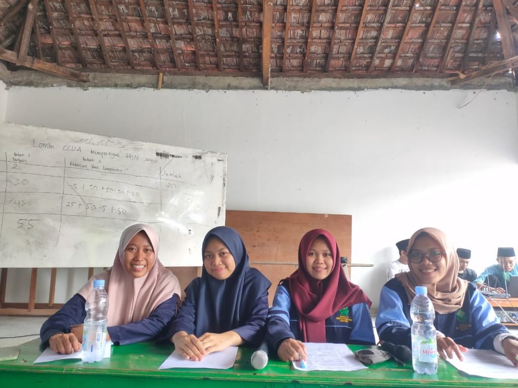 Meriahkan HSN, Mahasiswi KKN UIN Walisongo Jadi Juri dalam Lomba Debat Kesehatan