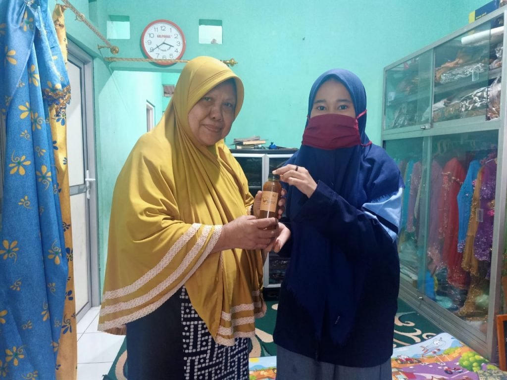 Mahasiswa KKN UIN Walisongo Manfaatkan Empon-Empon Cegahan Covid-19