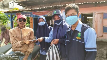 Mahasiswa KKN Walisongo Membantu Pemda Terapkan Protokol Kesehatan