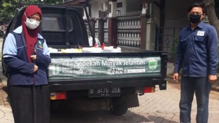 Mahasiswa UIN Walisongo Sedekah Minyak Jelantah