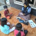 Mahasiswa UIN Walisongo Latih Anak Menanam Tanaman Hidroponik