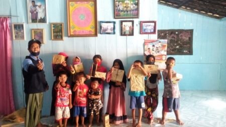 Cinta Lingkungan, Mahasiswa KKN UIN Walisongo Ajari Anak Manfaatkan Barang Bekas