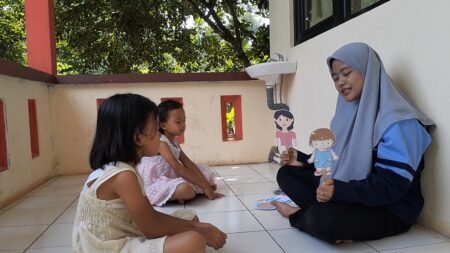 Mahasiswa KKN UIN Walisongo Edukasi Anak tentang Covid-19 Melalui Cerita