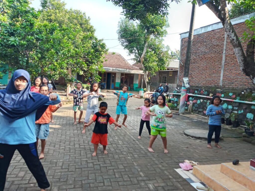 Tingkatkan Imun, Mahasiswa UIN Walisongo Adakan Senam Bersama