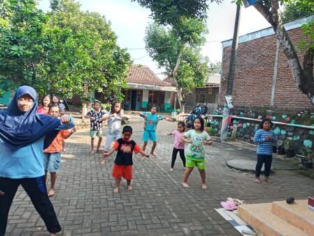 Tingkatkan Imun, Mahasiswa UIN Walisongo Adakan Senam Bersama