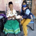 Ajakan Mahasiswa KKN UIN Walisongo untuk Berbagi Nasi di Hari Jumat