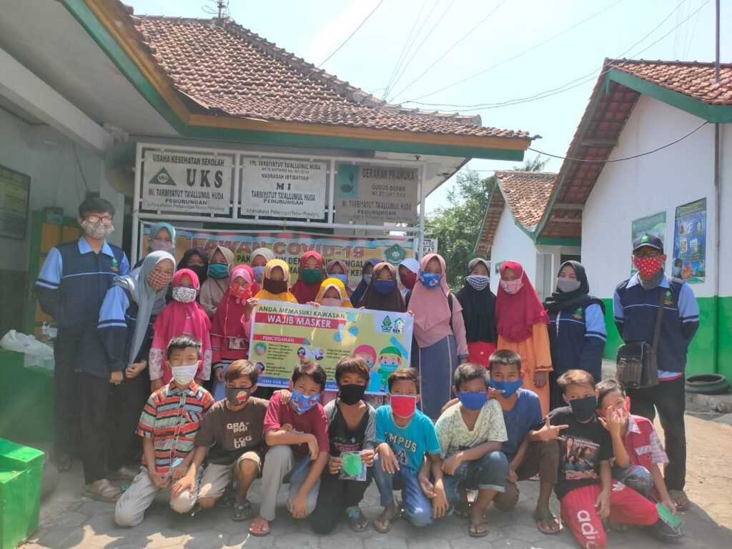 Pemuda Milenial Pastikan Kesehatan Anak Melalui Edukasi