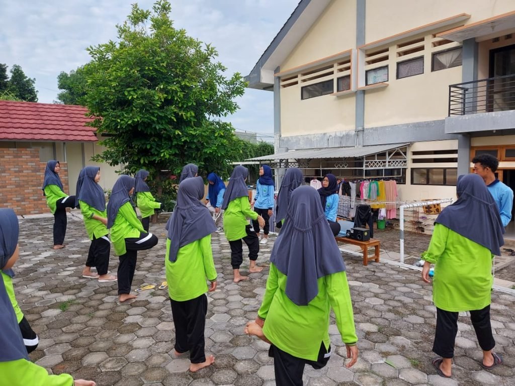 Tingkatkan Imun Tubuh, Mahasiswa Uin Walisongo Mengadakan Kegiatan Senam Pagi