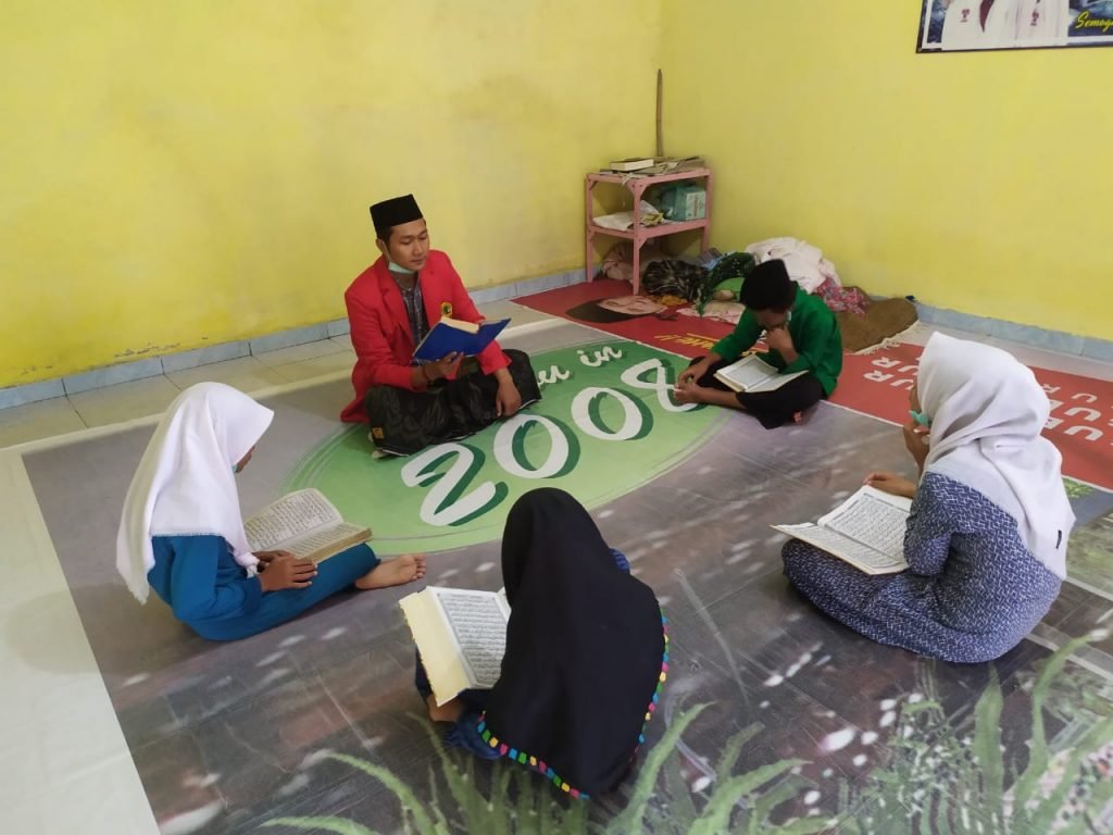 Mahasiswa KKN Untag Hadirkan Alternatif Bimbingan Belajar Ngaji di Tengah Pandemi