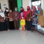 Mahasiswa KKN Untag Surabaya Berikan Pelatihan Pembuatan Hand Sanitizer Aromatherapy