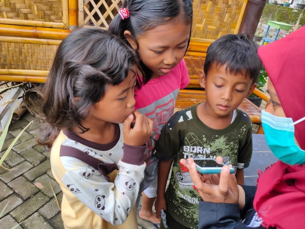 Tekankan Disiplin Protokol Kesehatan, Mahasiswa PMM UMM Adakan Sosialisasi Covid-19