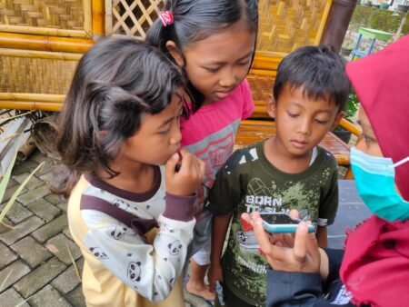 Tekankan Disiplin Protokol Kesehatan, Mahasiswa PMM UMM Adakan Sosialisasi Covid-19