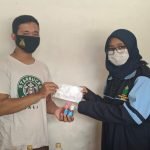 Cegah Covid-19, Mahasiswa KKN UIN Walisongo Bagikan Alat Kesehatan