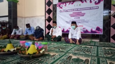 Mahasiswa UIN Walisongo Semarang Sambut KKN dengan Khotmil Quran