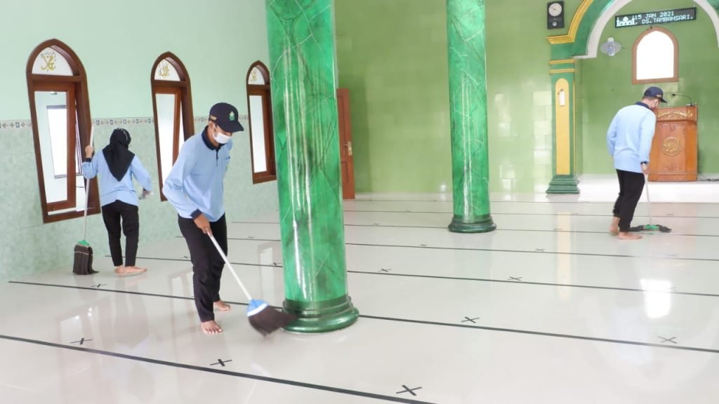 Upaya Memutus Mata Rantai Covid-19 Melalui Penyemprotan Disinfektan