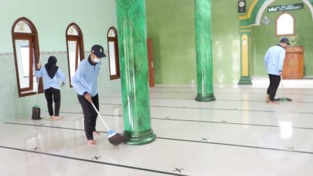 Upaya Memutus Mata Rantai Covid-19 Melalui Penyemprotan Disinfektan