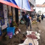 Pasar Tradisional Jadi Sasaran Mahasiswa UIN Walisongo Kampanyekan Prokes