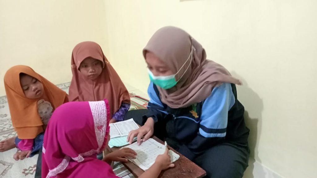 Pendampingan Belajar Mengaji untuk Meningkatkan Pengetahuan Keagamaan