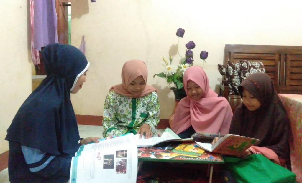 Mahasiswa KKN UIN Walisongo Adakan Program Bimbel Gratis Mahasiswa KKN UIN Walisongo Semarang kelompok 61 melakukan bimbingan belajar gratis pada anak-anak Sekolah Dasar di Desa Sendang, Tersono