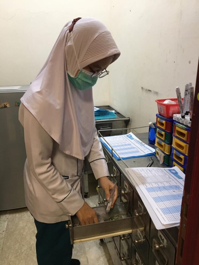 Mahasiswa FIKES UMM Berpartisipasi Jadi Relawan Covid-19 di RS UMM Mahasiswa Fikes UMM andil jadi relawa di RS UMM