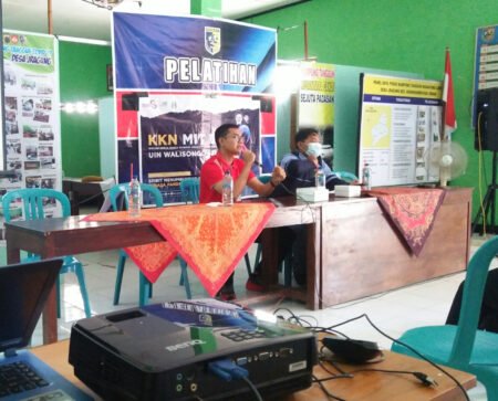 Mahasiswa UIN Walisongo Latih Warga Baca Potensi Wisata KKN MIT DR 11 UIN Walisongo Semarang kelompok 8 mengadakan pelatihan sapta pesona, homestay, ticketing, dan wisata pendukung kepada warga