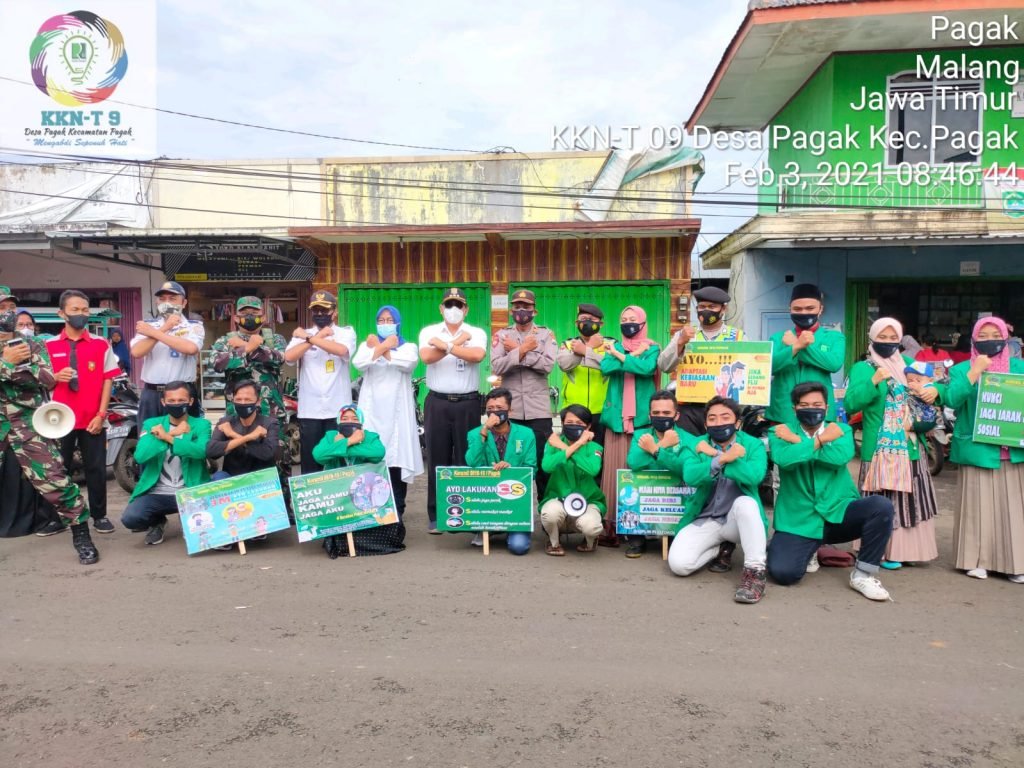Gandeng TNI-Polri dan Pemerintah Pagak, KKN UNIRA Luncurkan Gerakan Pagak Bermasker Mahasiswa KKN UNIRA foto bersama usai melakukan kegiatan gerakan Pagak bermasker bersama TNI-Polri serta pemerintah Pagak