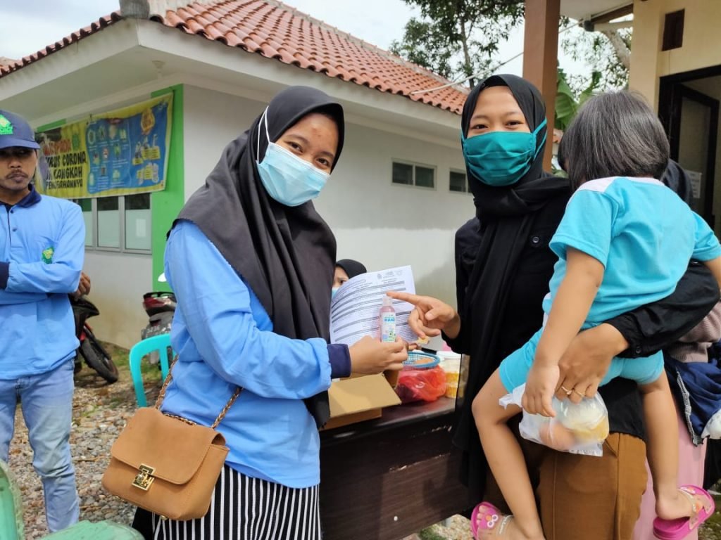 Pasien Covid Butuh Dukungan, Bukan dikucilkan Mahasiswa Kuliah Kerja Nyata (KKN) Kelompok 47 UIN Walisongo lakukan penyuluhan covid