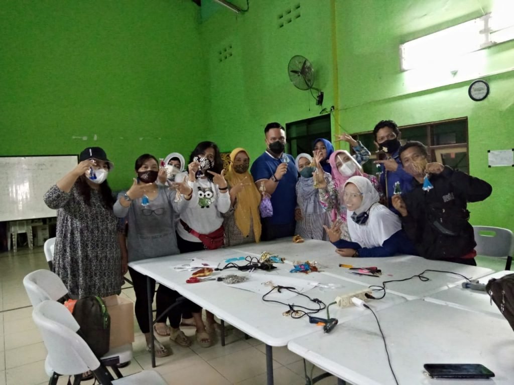 Sanggar Seni Kampung Kembali Bergerak Sanggar seni kampung mulai gerakan pelatihan di Masyaralat dengan seni terapannya