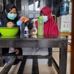 Mahasiswa KKN UIN Walisongo Adakan Pembuatan Disinfektan
